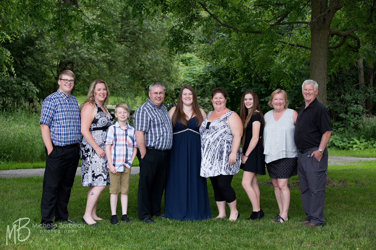extended family prom photos