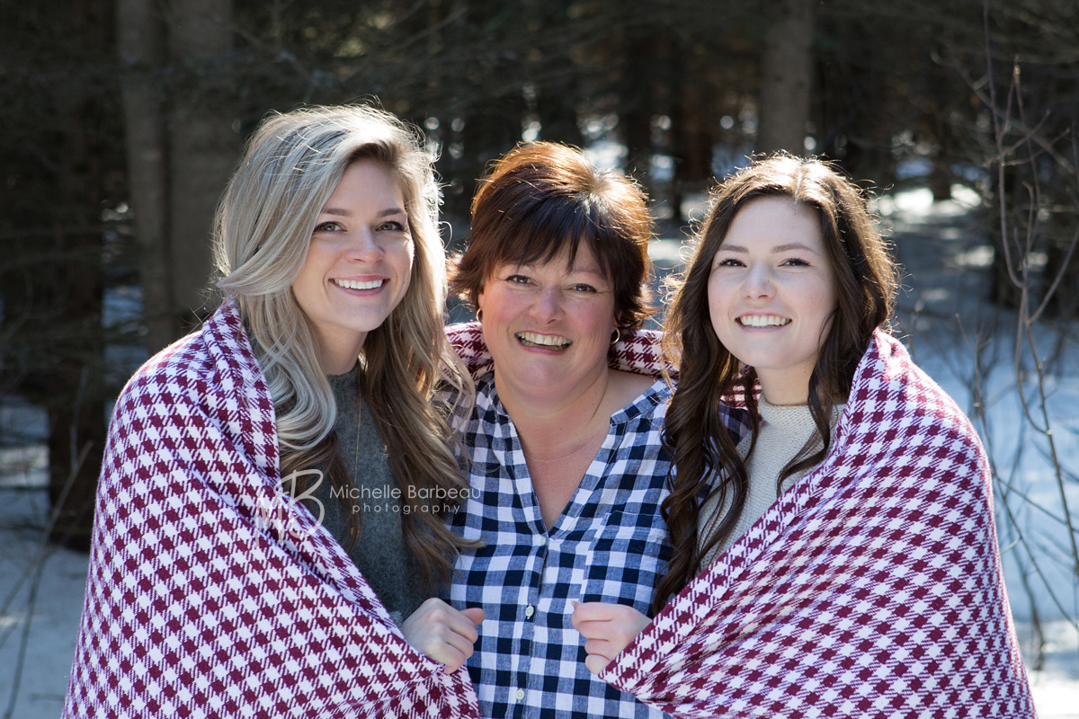 mother with daughters 