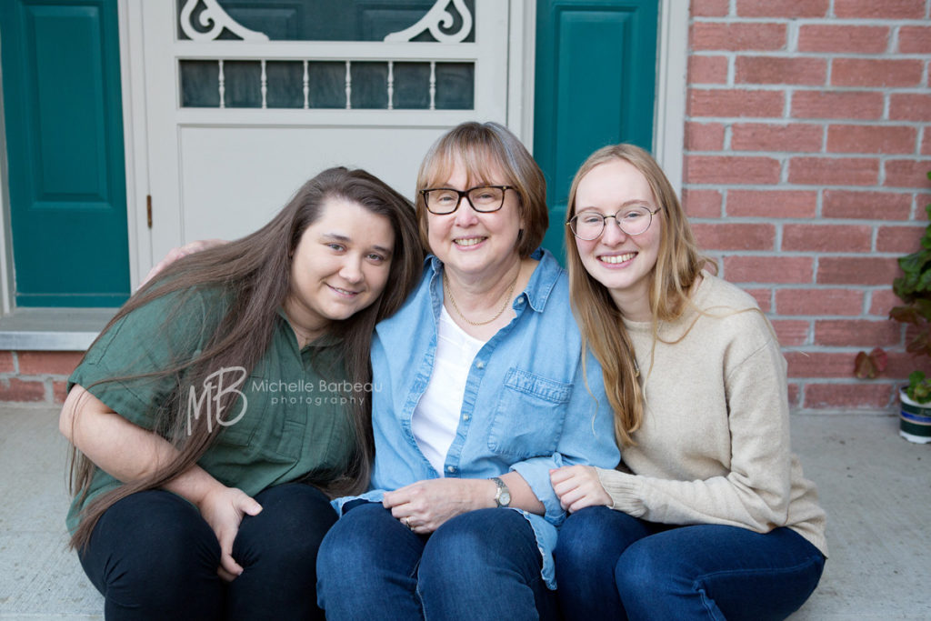 mom with adult daughters