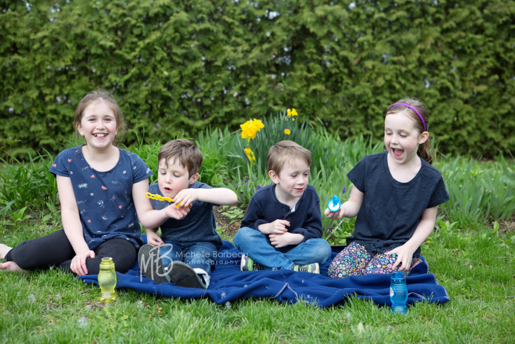 cousins with bubbles